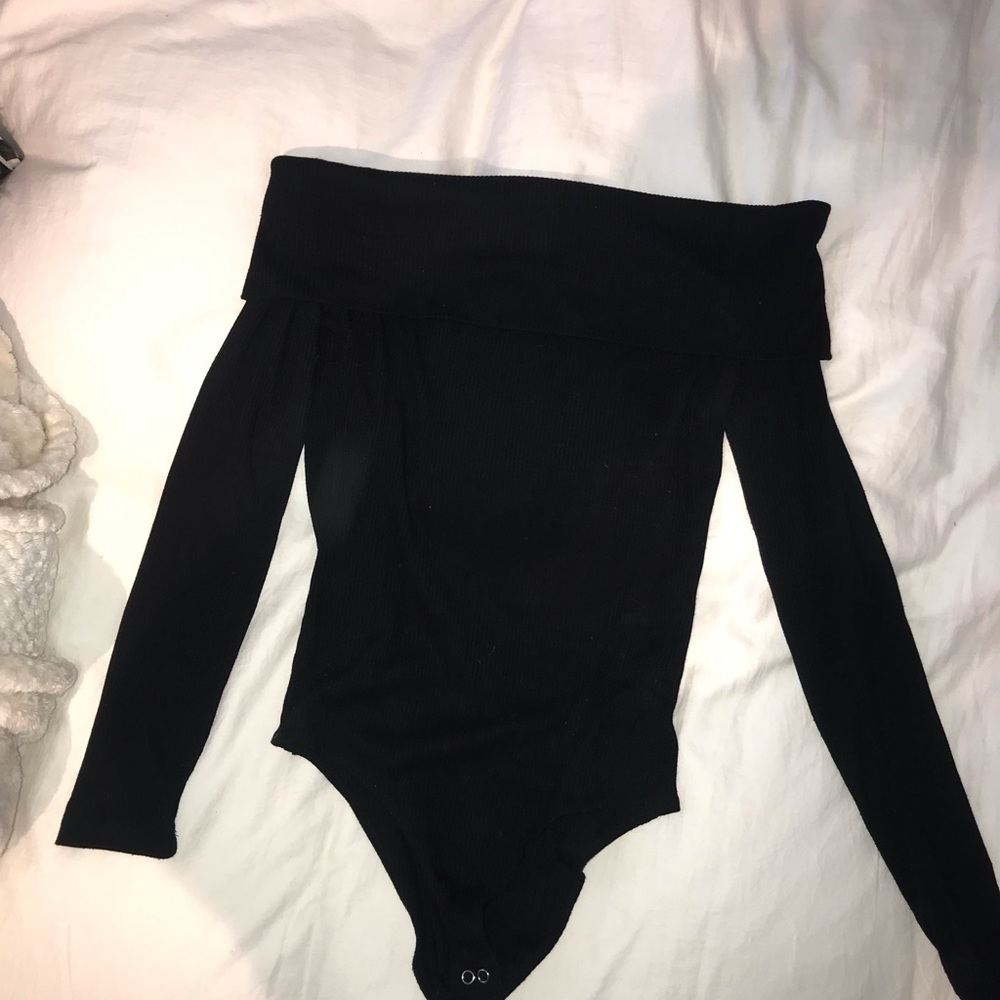 black ribbed off the shoulder bodysuit